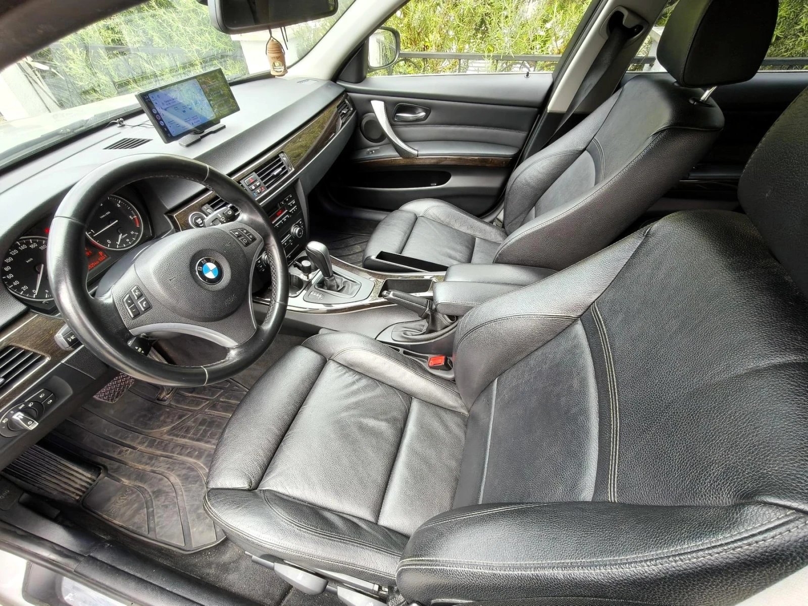 BMW 320 xDrive Edition, снимка 9 - Автомобили и джипове - 54947262