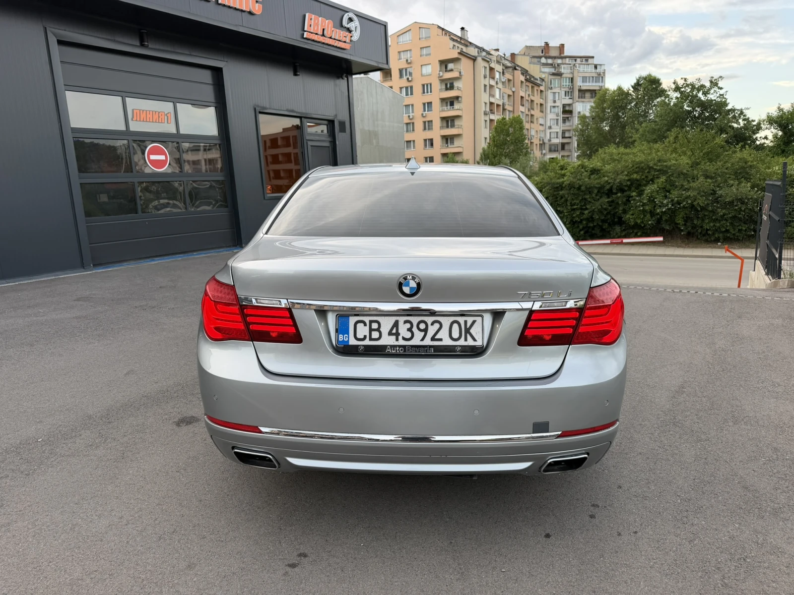 BMW 750 Li, снимка 5 - Автомобили и джипове - 54982624