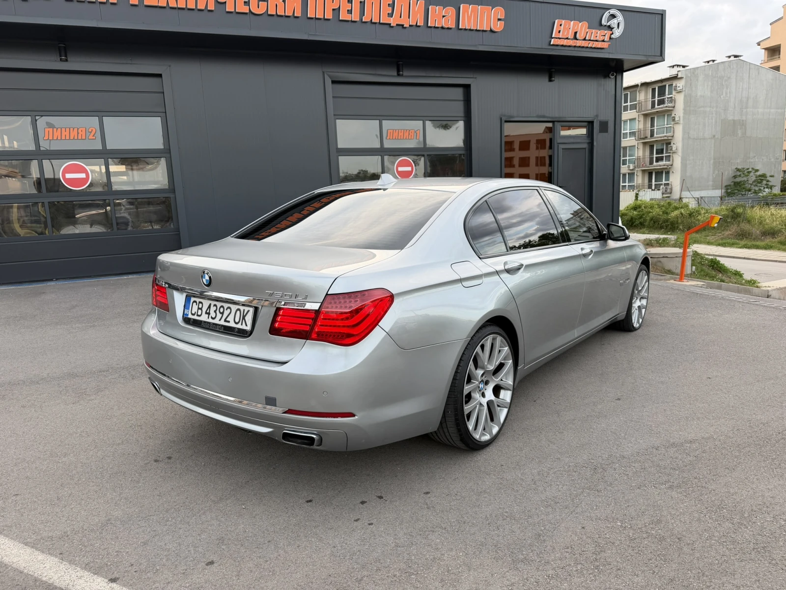 BMW 750 Li, снимка 4 - Автомобили и джипове - 54982624