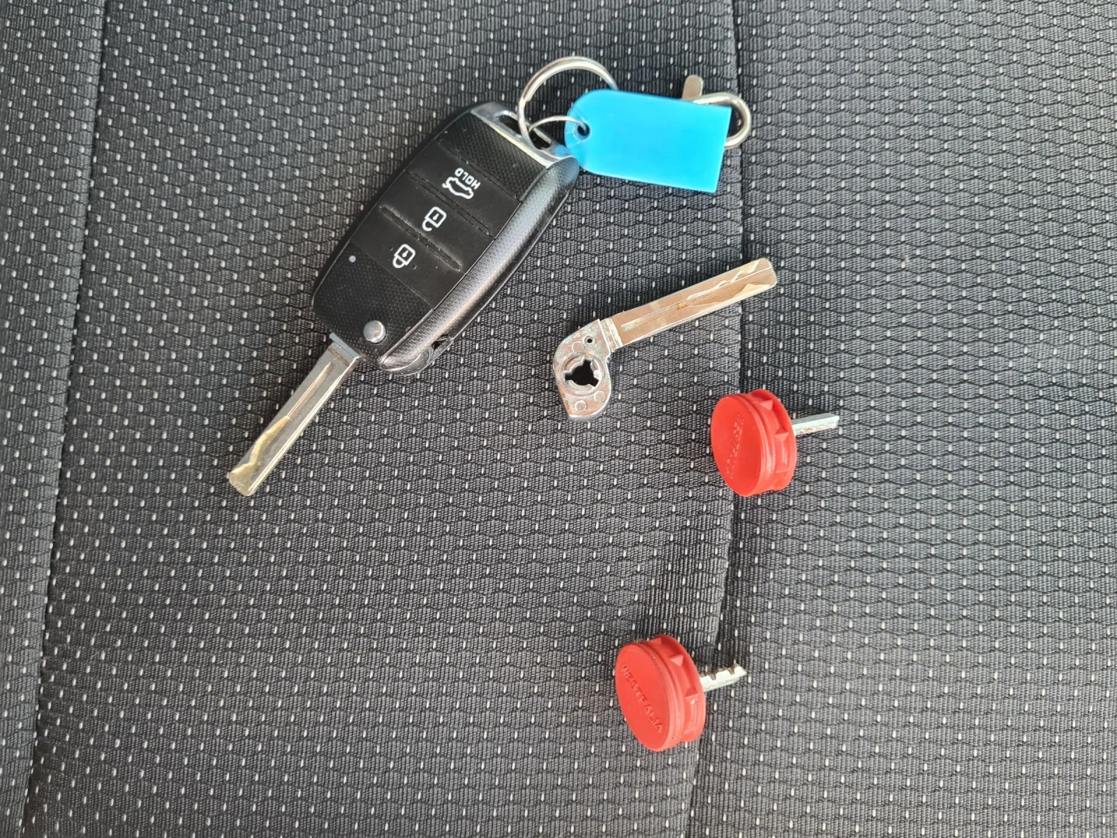 Kia Carens 1.6i 16V 135 p.s 6 + 1 �����  | Mobile.bg � ����������� 17