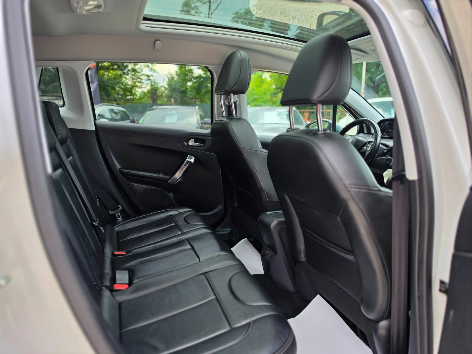 Peugeot 2008 1.6HDI 92hp * КЛИМАТРОНИК * EURO 5 * НАВИ * ЛИЗИНГ, снимка 8 - Автомобили и джипове - 55398131
