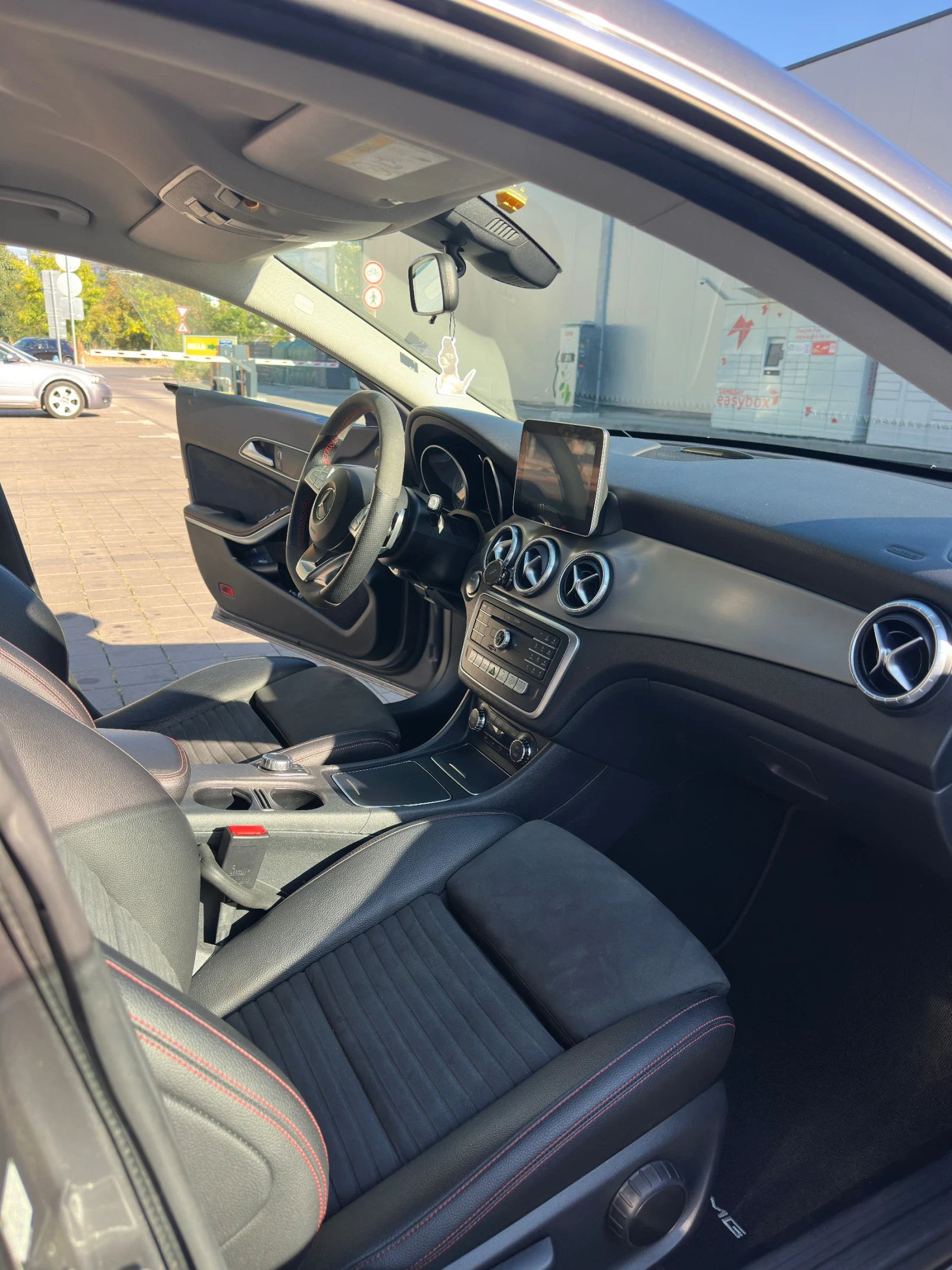 Mercedes-Benz CLA 220, снимка 10 - Автомобили и джипове - 55682832