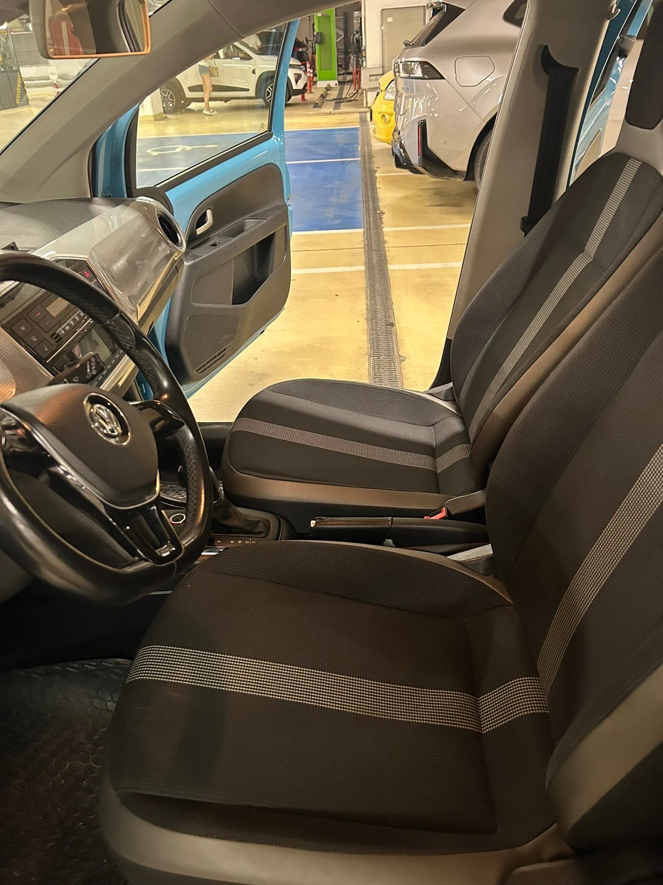 VW Up, снимка 10 - Автомобили и джипове - 55851379
