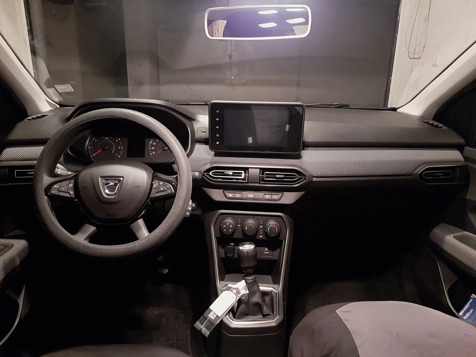Dacia Logan 1.0 TCE, снимка 4 - Автомобили и джипове - 56239582