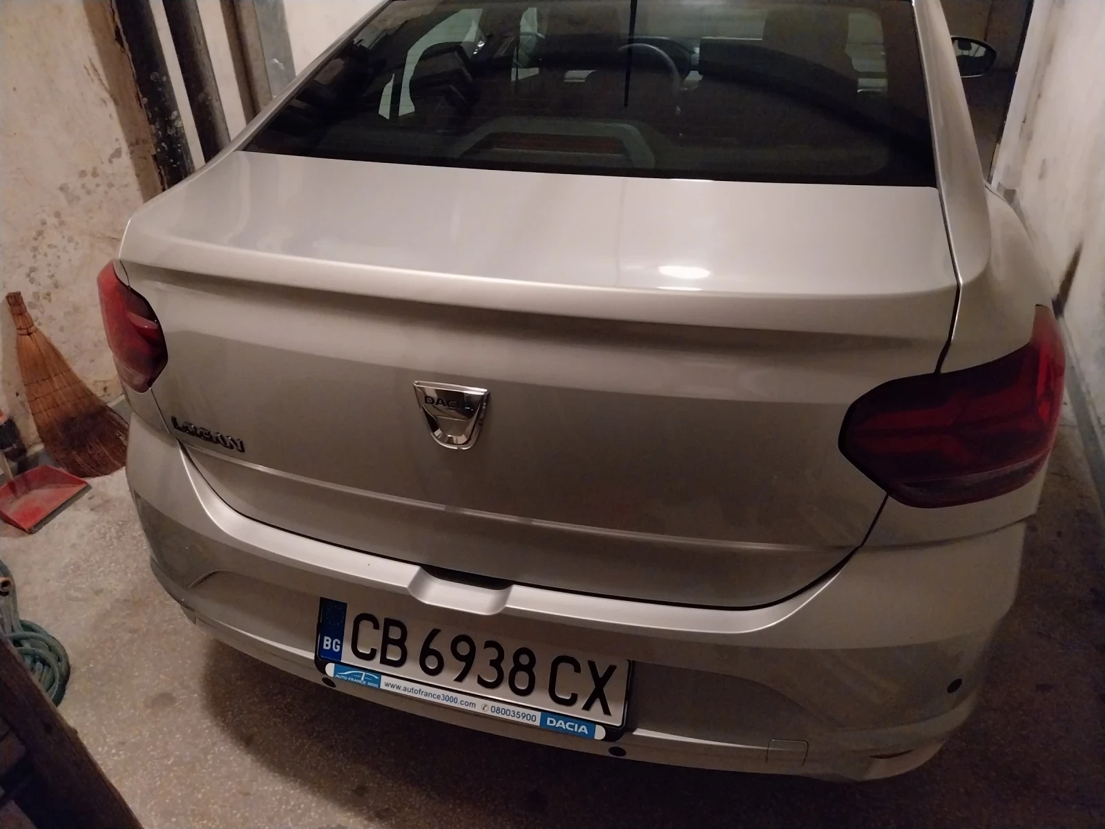 Dacia Logan 1.0 TCE, снимка 5 - Автомобили и джипове - 56239582
