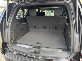 Chevrolet Suburban 6.2 V8 HIGH COUNTRY/FACELIFT/PANO/HUD/360/7-МЕСТЕН, снимка 17