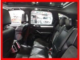 Porsche Cayenne * GTS AWD * NAVI/LEATHER/PANO ROOF/BLUETOOTH/LOADE, снимка 11