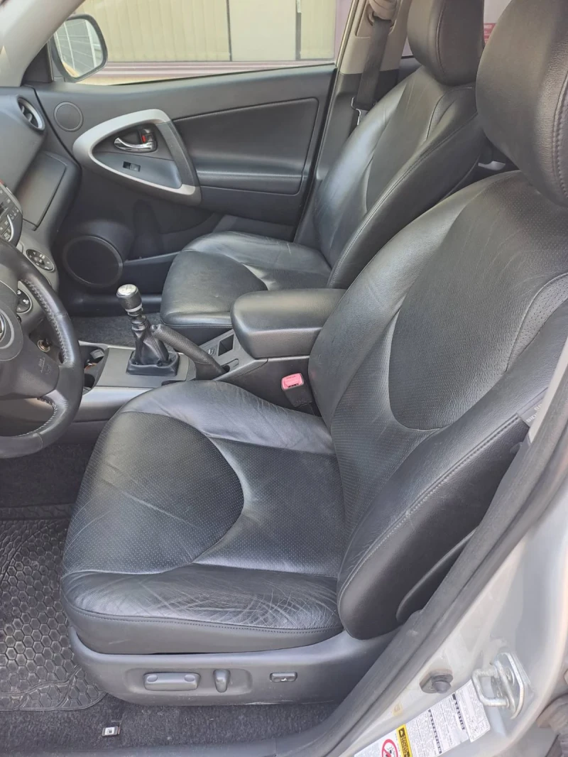 Toyota Rav4 Италия, снимка 7 - Автомобили и джипове - 50794561