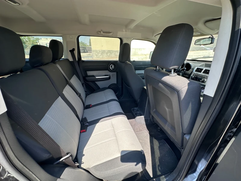 Dodge Nitro 2.8TDI - 4x4 - КЛИМАТРОНИК, снимка 12 - Автомобили и джипове - 51341920