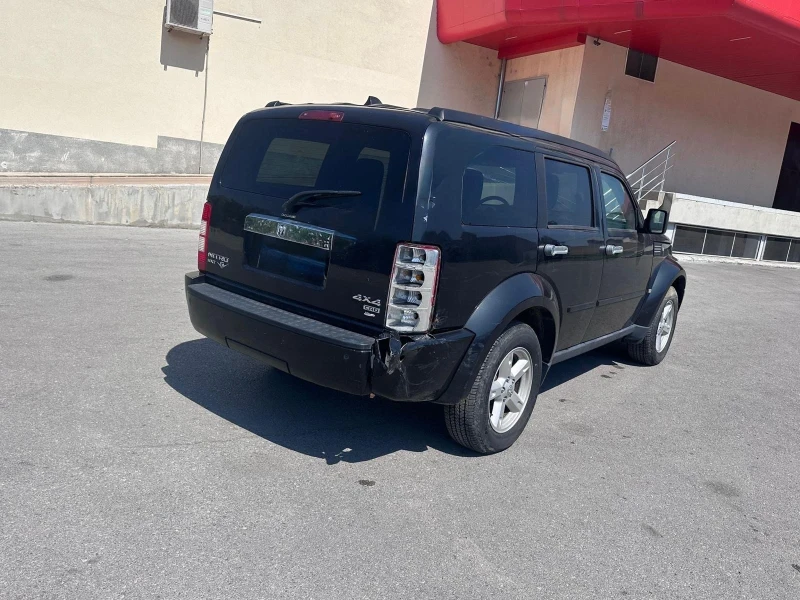 Dodge Nitro 2.8TDI - 4x4 - КЛИМАТРОНИК, снимка 5 - Автомобили и джипове - 51341920