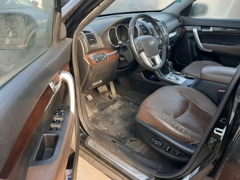 Kia Sorento 2.2 CRDI, снимка 5 - Автомобили и джипове - 51426229