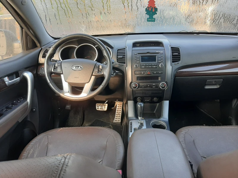 Kia Sorento 2.2 CRDI, снимка 4 - Автомобили и джипове - 51426229