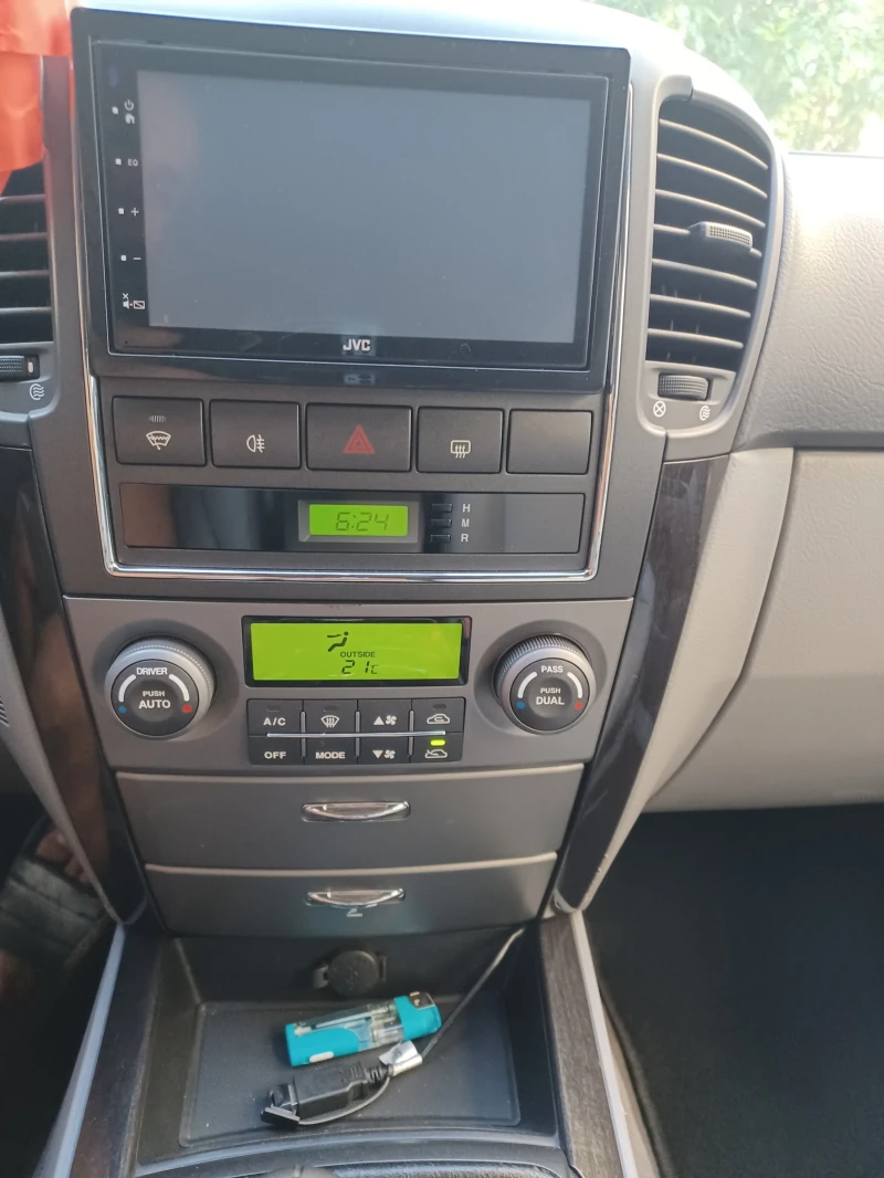 Kia Sorento, снимка 14 - Автомобили и джипове - 51596493