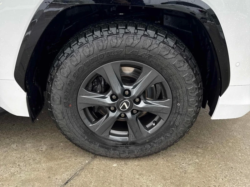 Lexus LX * 700h * CARFAX * БЕЗ ПЪРВОНАЧАЛНА ВНОСКА, снимка 7 - Автомобили и джипове - 53022278