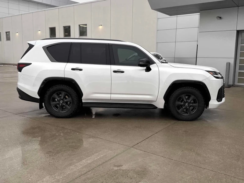 Lexus LX * 700h * CARFAX * БЕЗ ПЪРВОНАЧАЛНА ВНОСКА, снимка 3 - Автомобили и джипове - 53022278