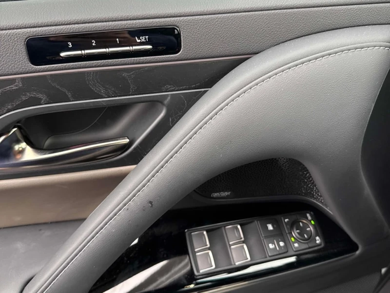 Lexus LX * 700h * CARFAX * БЕЗ ПЪРВОНАЧАЛНА ВНОСКА, снимка 16 - Автомобили и джипове - 53022278