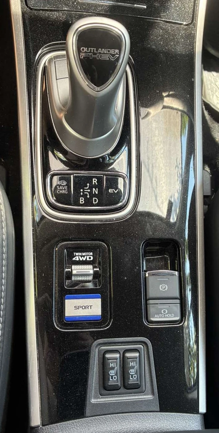 Mitsubishi Outlander, снимка 11 - Автомобили и джипове - 55513351