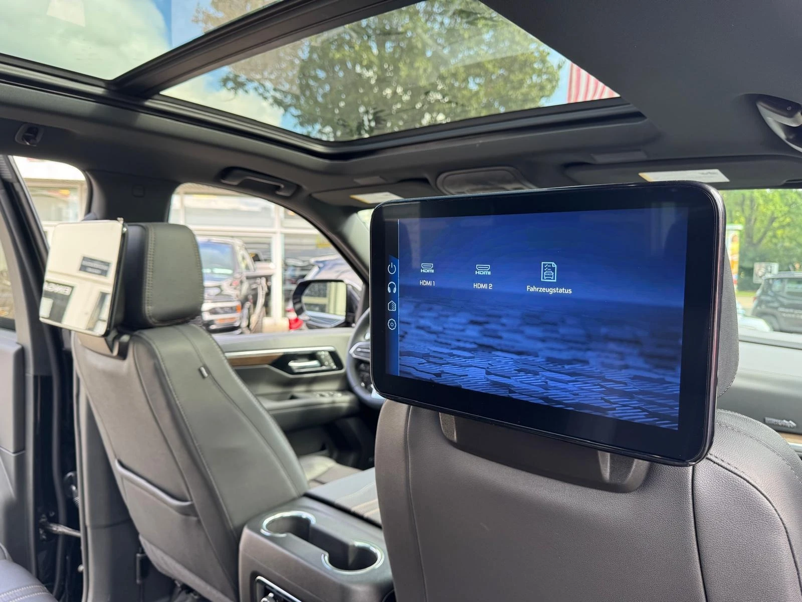 Chevrolet Suburban 6.2 V8 HIGH COUNTRY/FACELIFT/PANO/HUD/360/7- | Mobile.bg   15