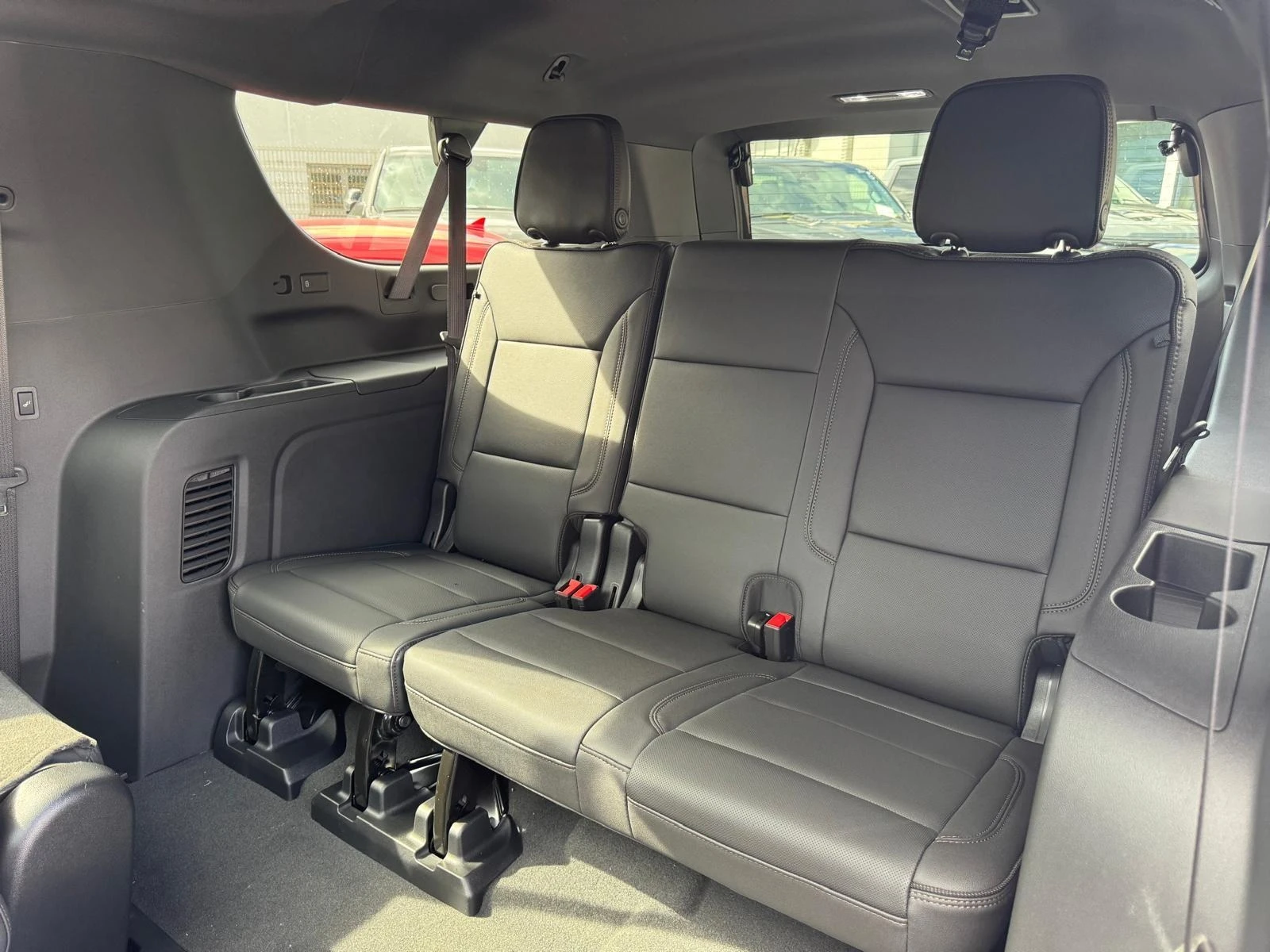 Chevrolet Suburban 6.2 V8 HIGH COUNTRY/FACELIFT/PANO/HUD/360/7- | Mobile.bg   16