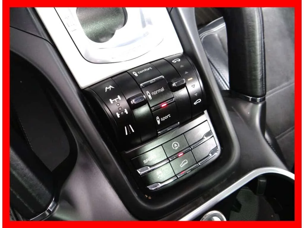 Porsche Cayenne * GTS AWD * NAVI/LEATHER/PANO ROOF/BLUETOOTH/LOADE, снимка 12 - Автомобили и джипове - 54056048