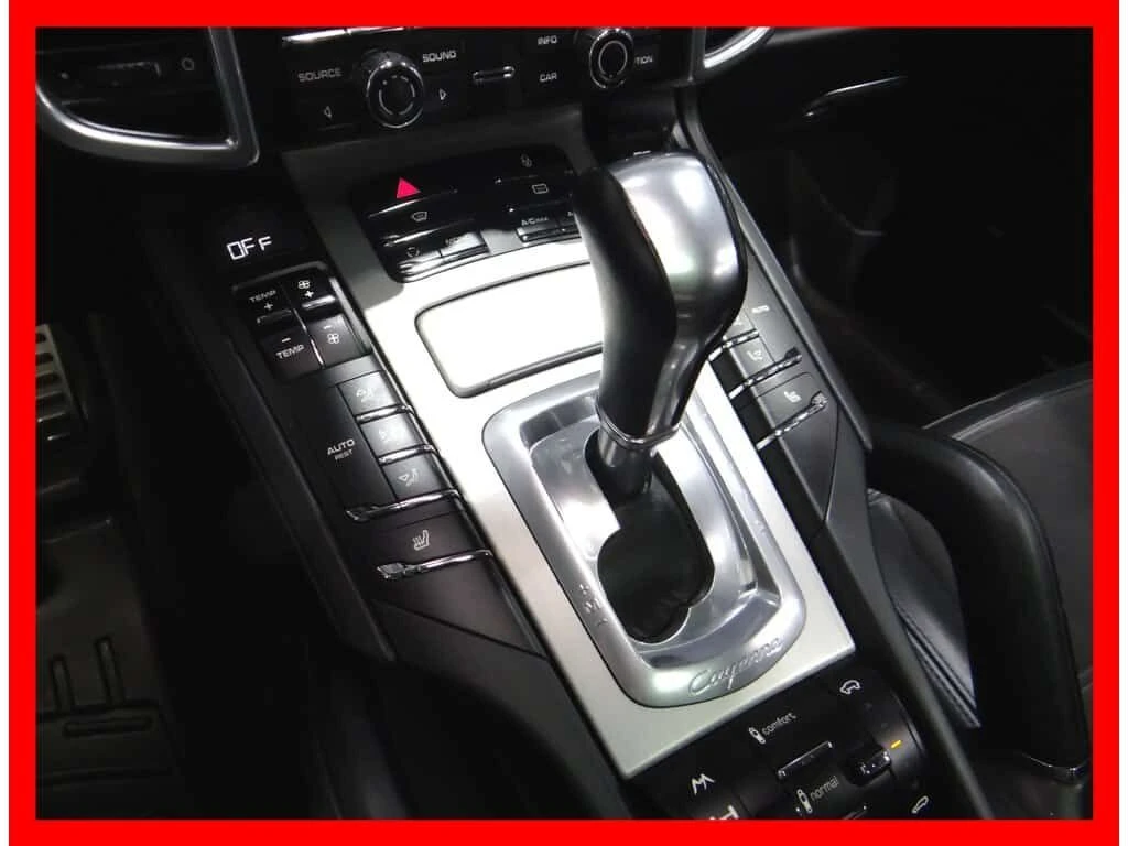 Porsche Cayenne * GTS AWD * NAVI/LEATHER/PANO ROOF/BLUETOOTH/LOADE, снимка 16 - Автомобили и джипове - 54056048