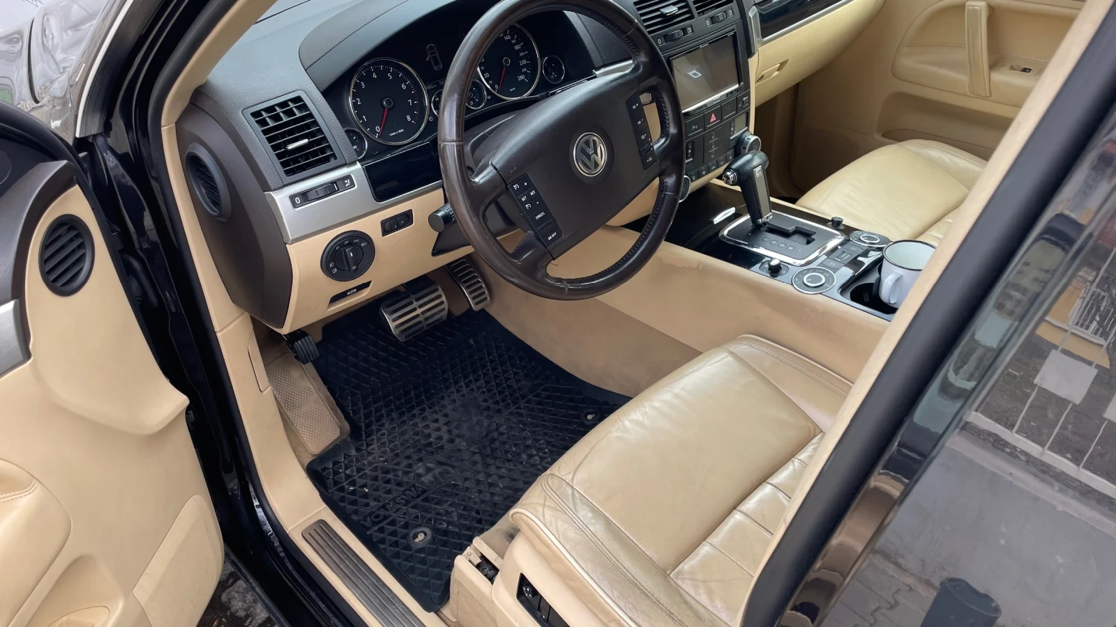 VW Touareg, снимка 5 - Автомобили и джипове - 54271726