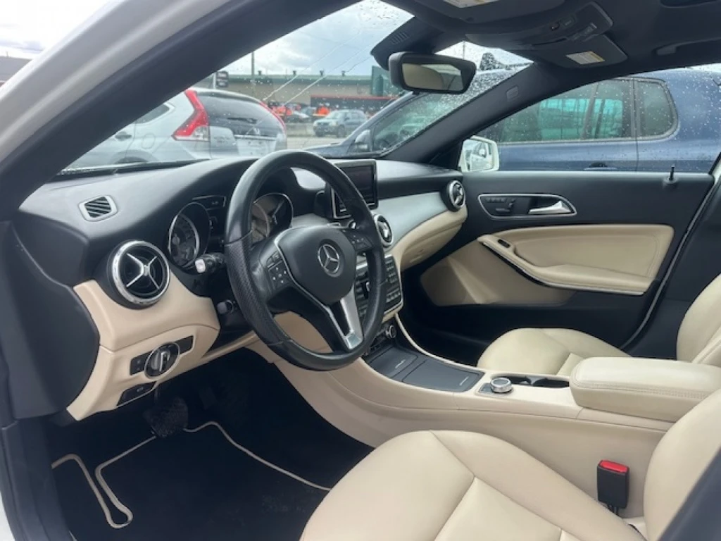 Mercedes-Benz GLA 250 4MATIC, снимка 7 - Автомобили и джипове - 54509654