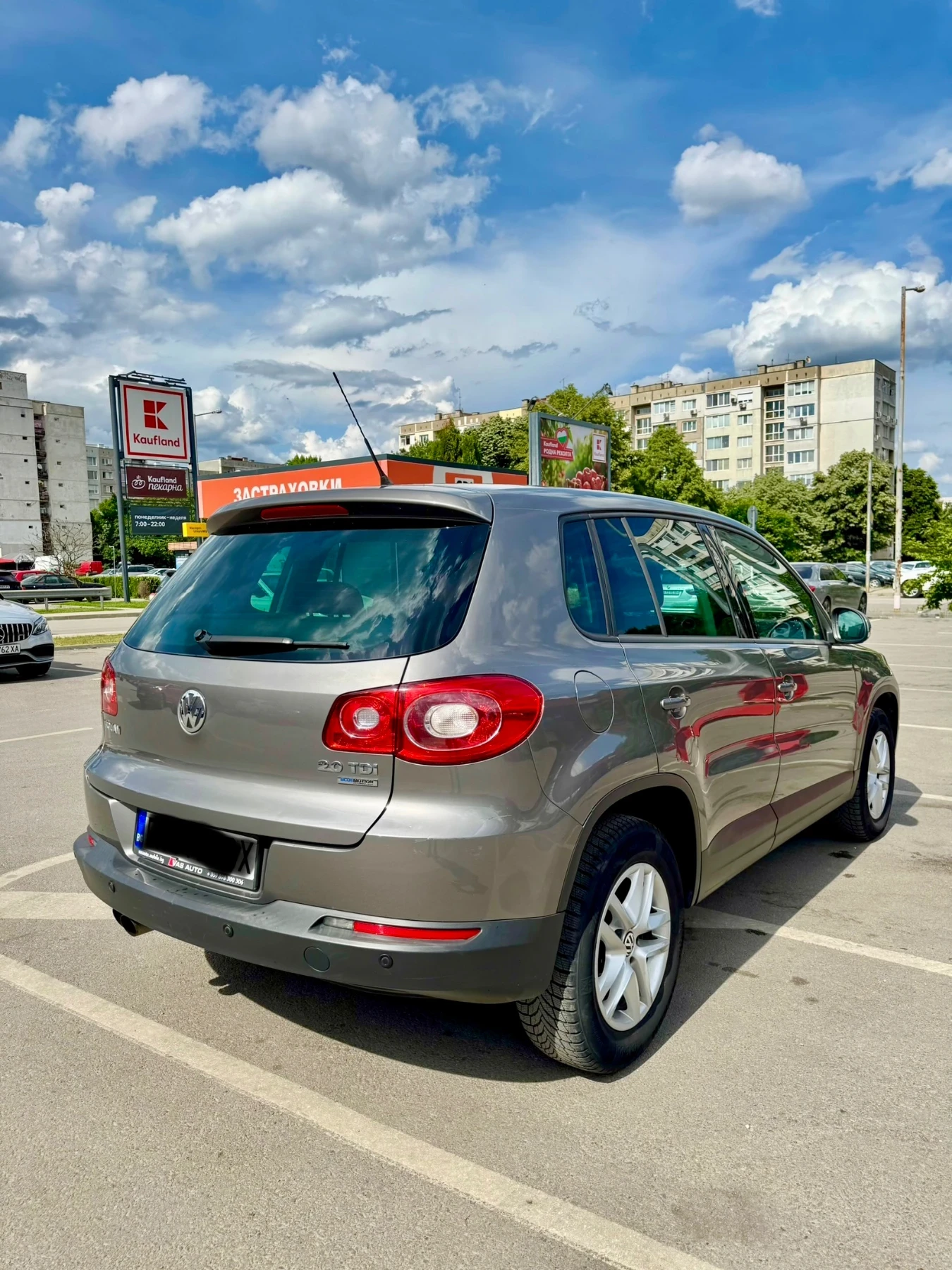 VW Tiguan 2.0 TDI, 140hp, 6 СКОРОСТИ, снимка 5 - Автомобили и джипове - 54823538
