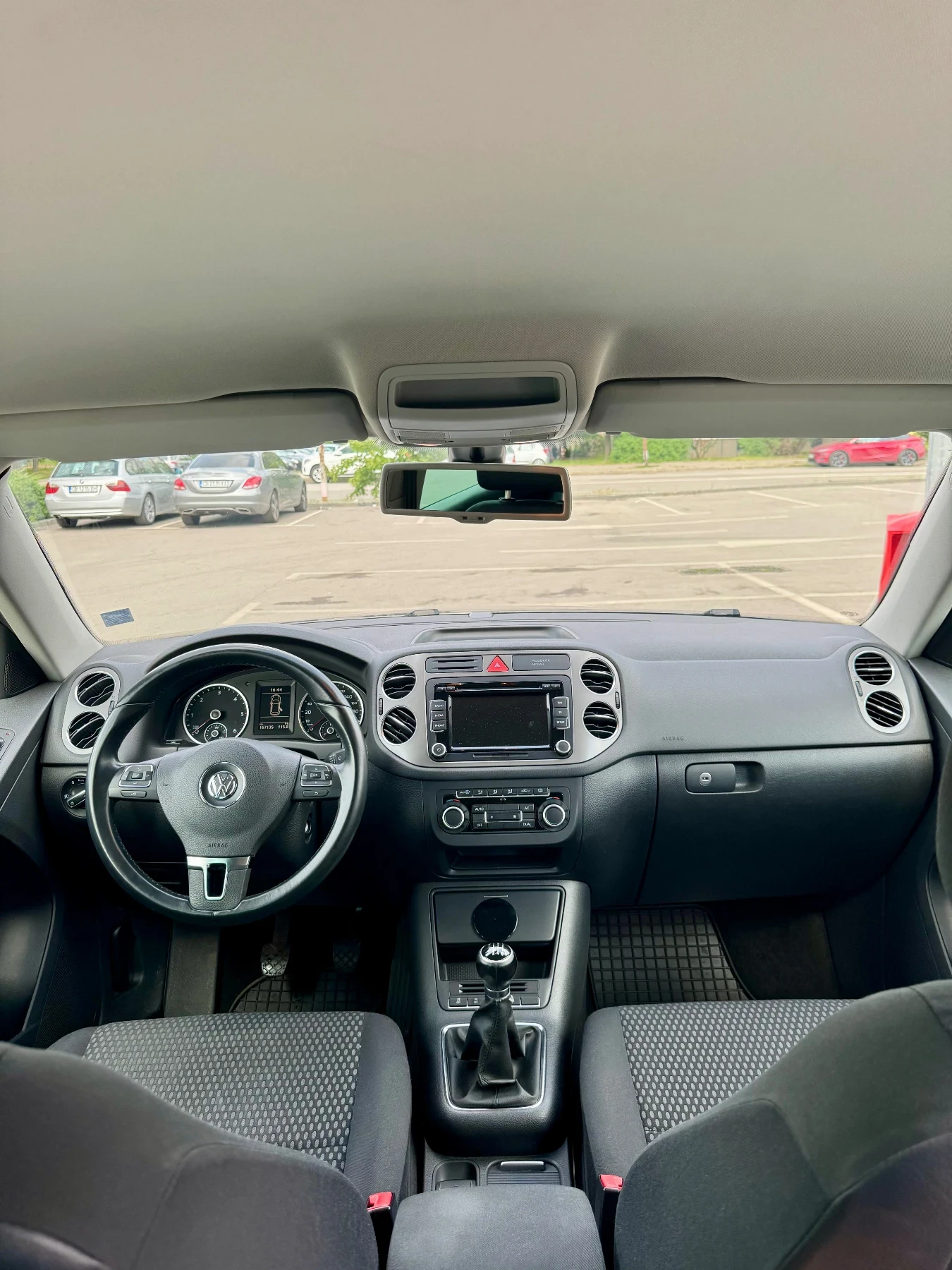 VW Tiguan 2.0 TDI, 140hp, 6 СКОРОСТИ, снимка 9 - Автомобили и джипове - 54823538