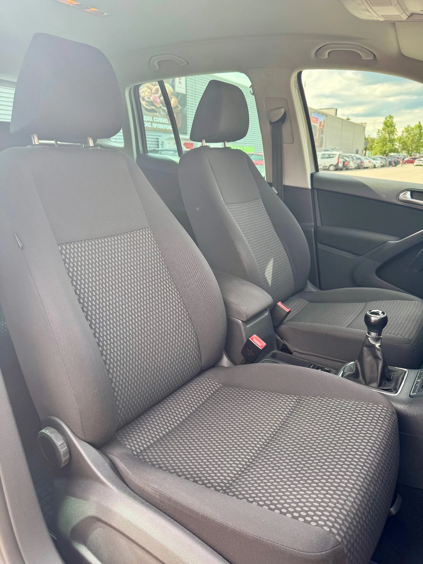 VW Tiguan 2.0 TDI, 140hp, 6 СКОРОСТИ, снимка 12 - Автомобили и джипове - 54823538