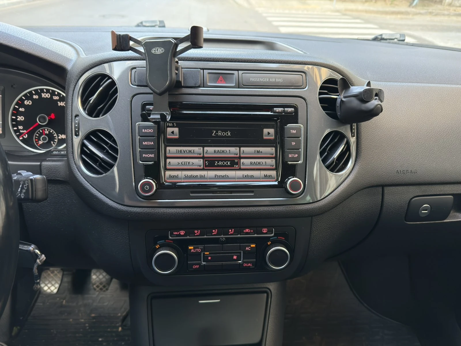 VW Tiguan 2.0TDI, снимка 6 - Автомобили и джипове - 55345168