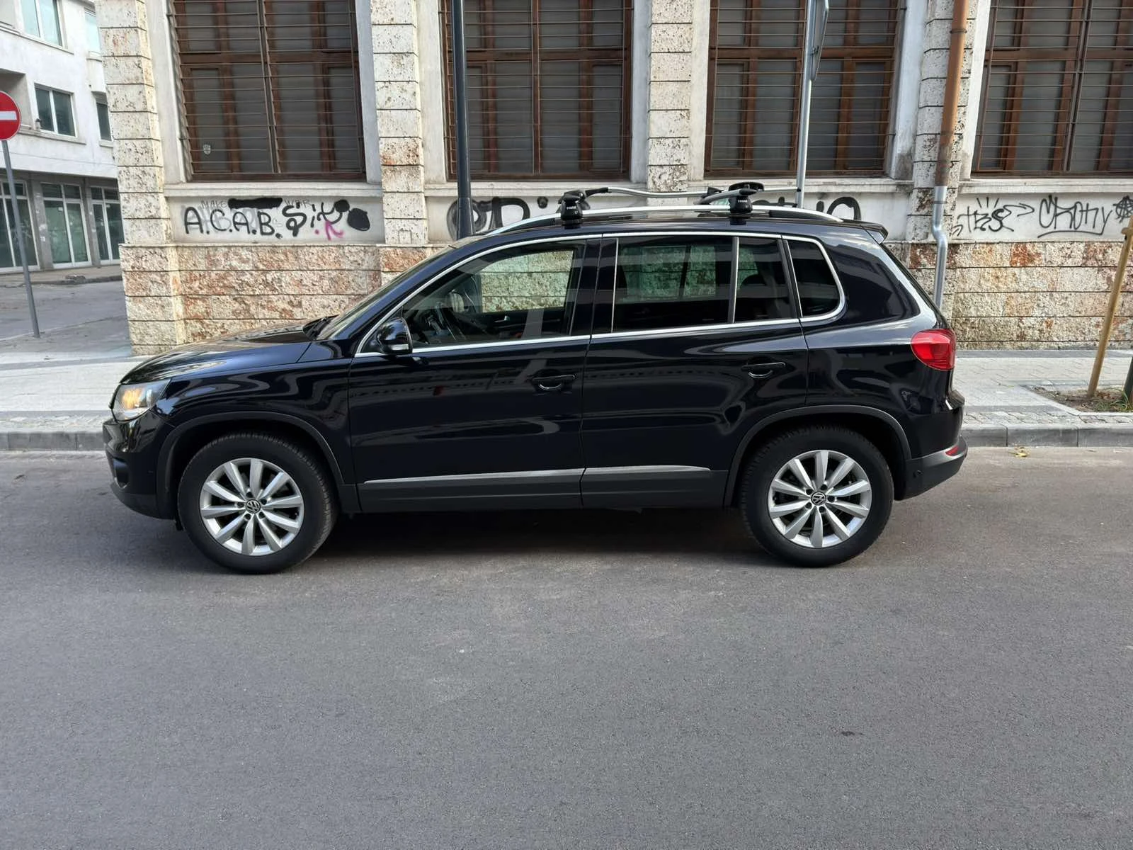VW Tiguan 2.0TDI, снимка 4 - Автомобили и джипове - 55345168