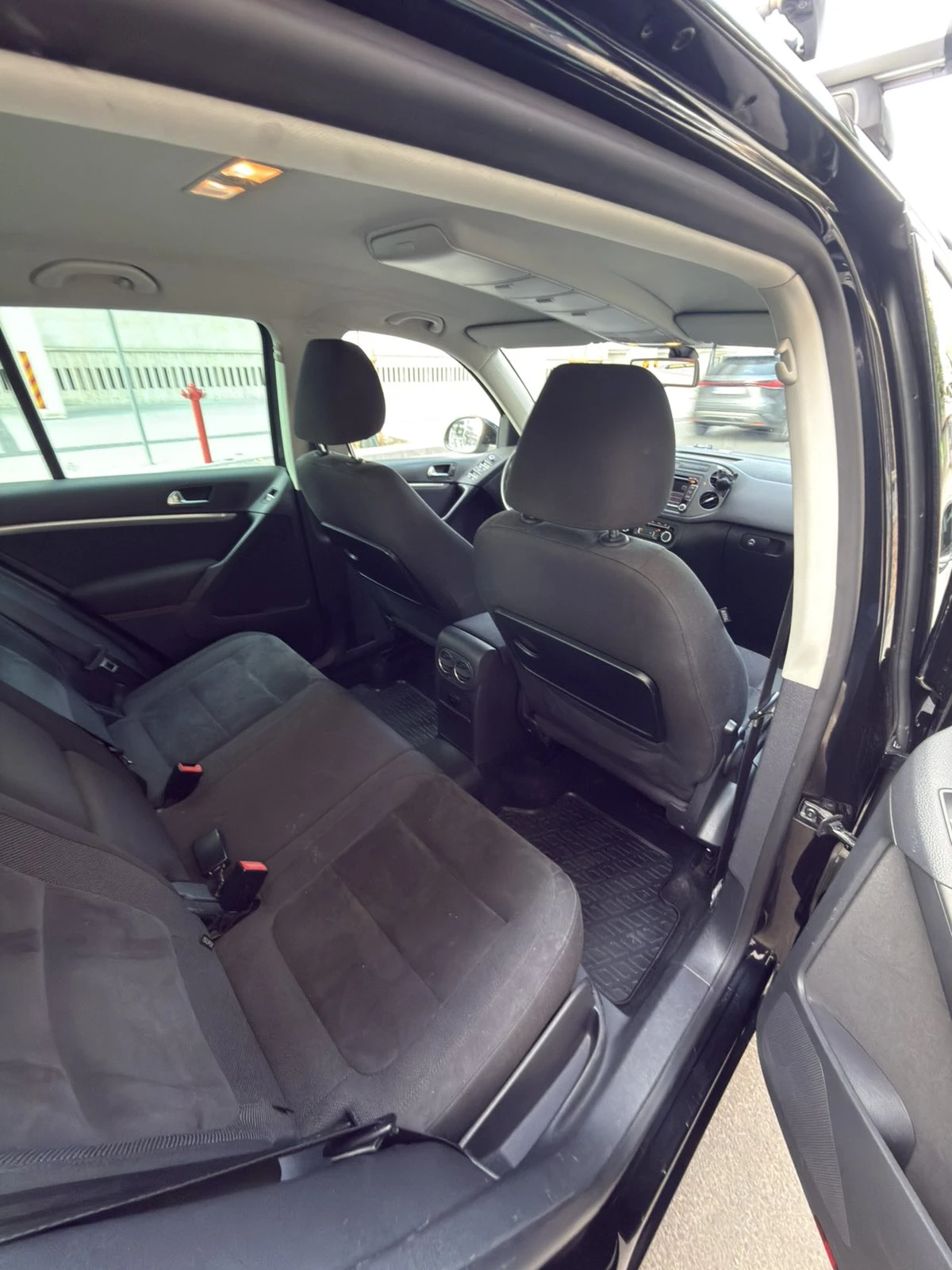 VW Tiguan 2.0TDI, снимка 7 - Автомобили и джипове - 55345168