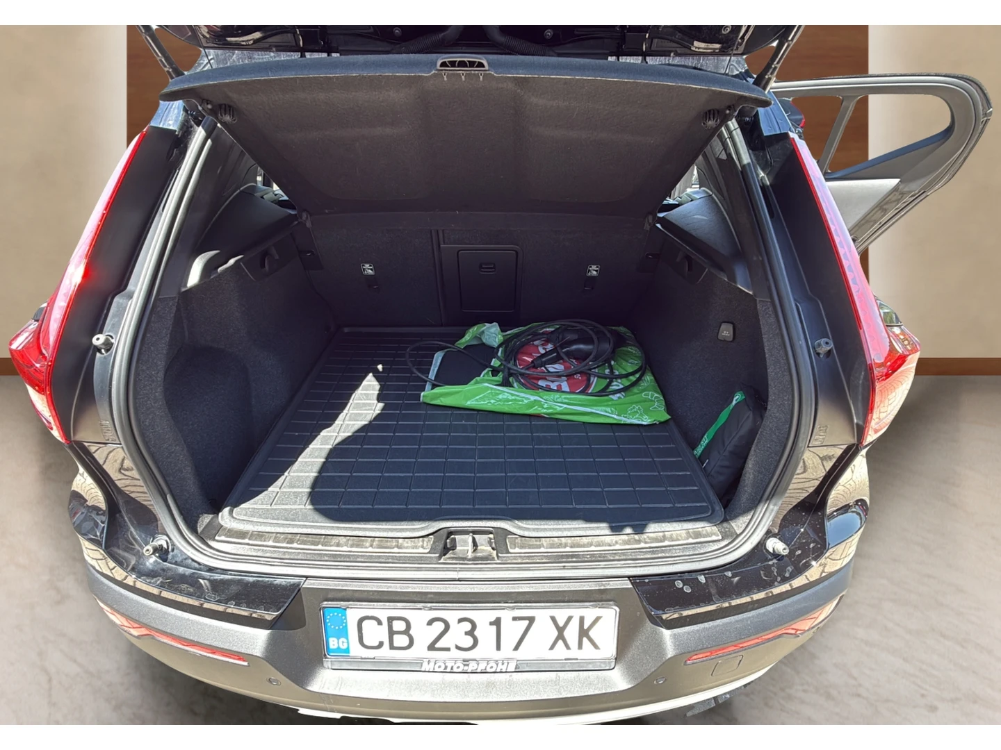 Volvo XC40 1.5 T5 Phev, снимка 9 - Автомобили и джипове - 55658493