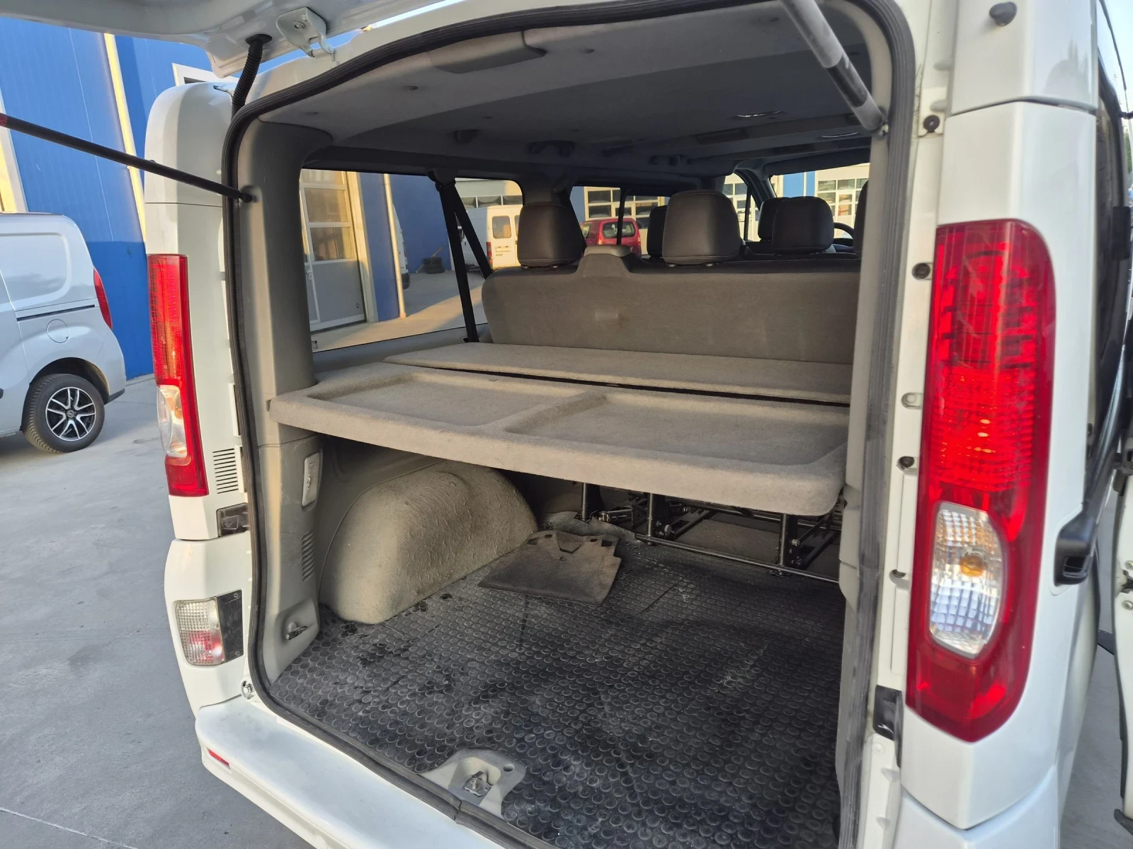 Renault Trafic 9места макси 2.0dci климатроник НОВ НОВ, снимка 8 - Бусове и автобуси - 54568785