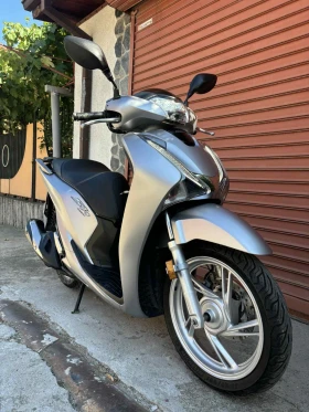 Обява за продажба на Honda Sh 150 ABS Led ~3 850 лв. - изображение 1