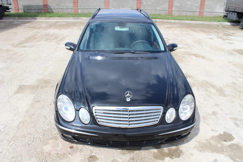 Mercedes-Benz E 220 2.2CDI РЪЧКА, снимка 2 - Автомобили и джипове - 47403428