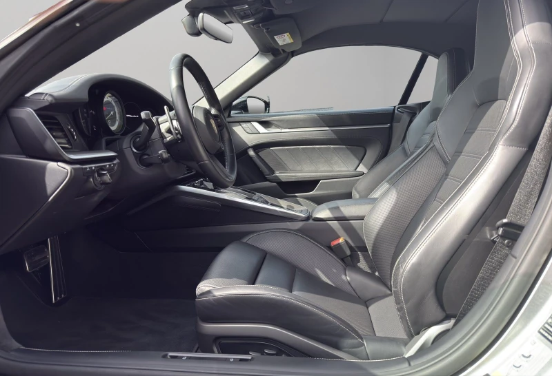 Porsche 911 992/Turbo S  Cabrio , снимка 11 - Автомобили и джипове - 49929263