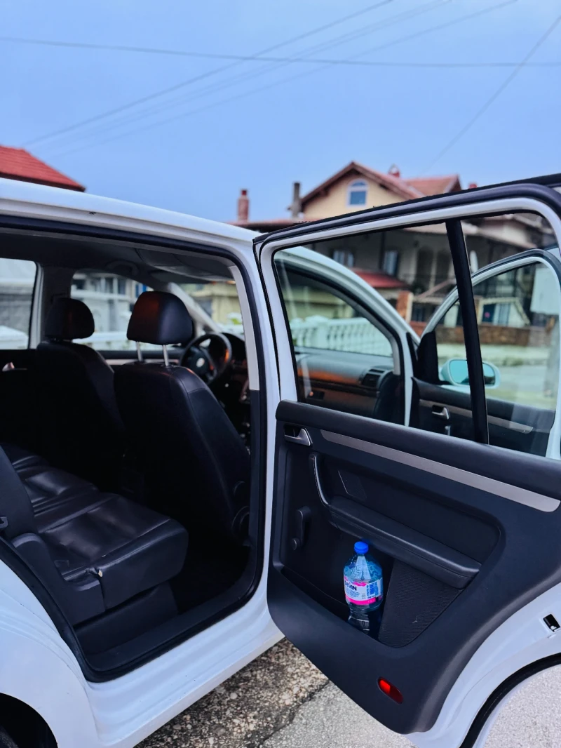 VW Touran, снимка 9 - Автомобили и джипове - 52498105