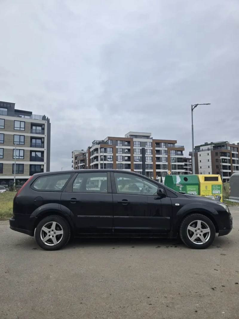 Ford Focus 1.6-101кс-комби, снимка 8 - Автомобили и джипове - 52645379