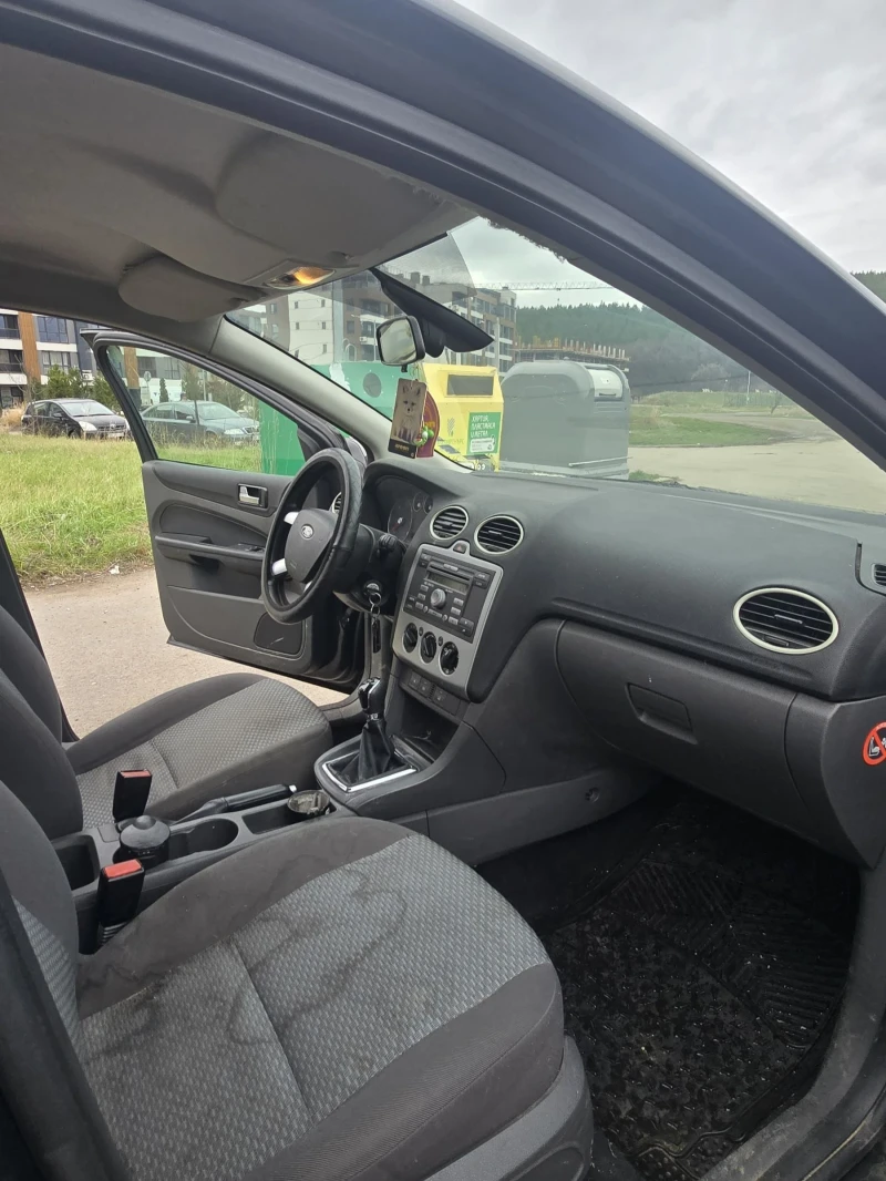 Ford Focus 1.6-101кс-комби, снимка 11 - Автомобили и джипове - 52645379