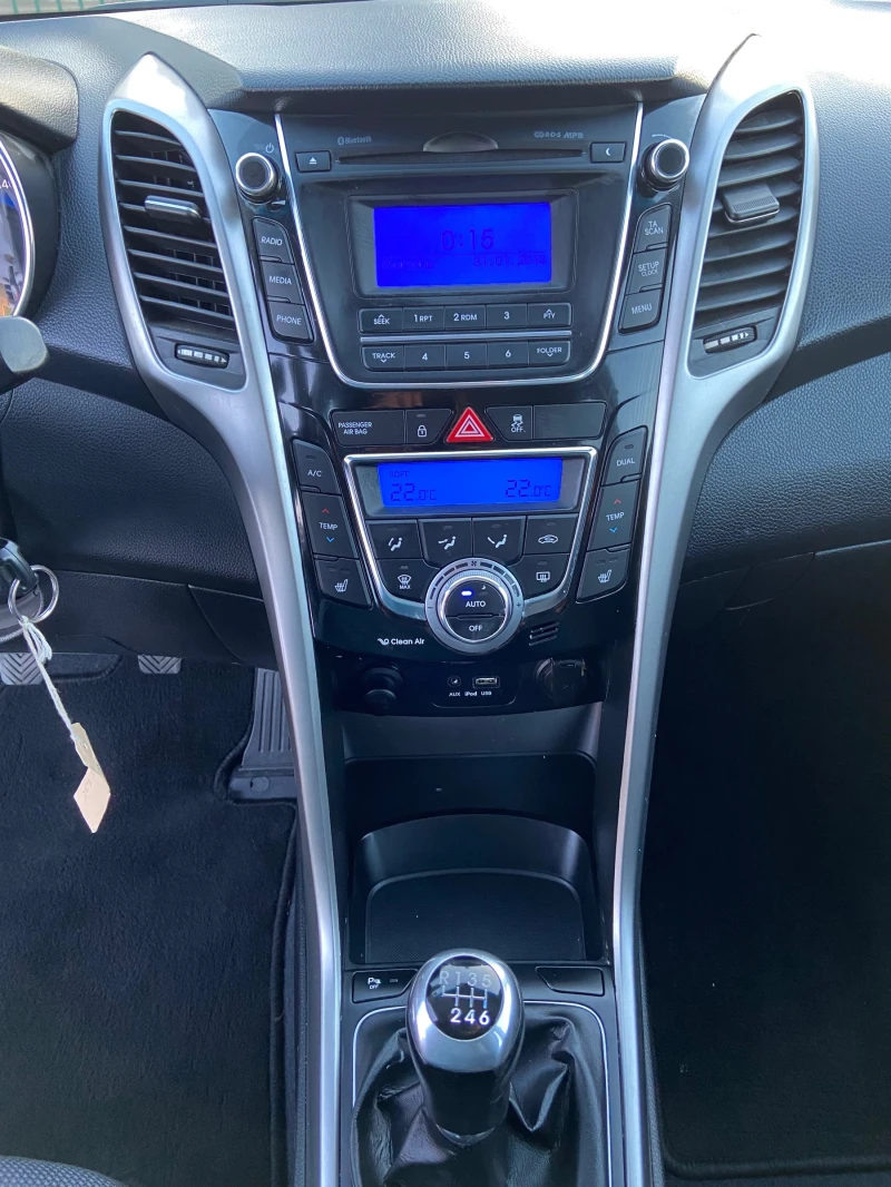 Hyundai I30 1.6 GDI 64000 Швейцария, снимка 13 - Автомобили и джипове - 53135293