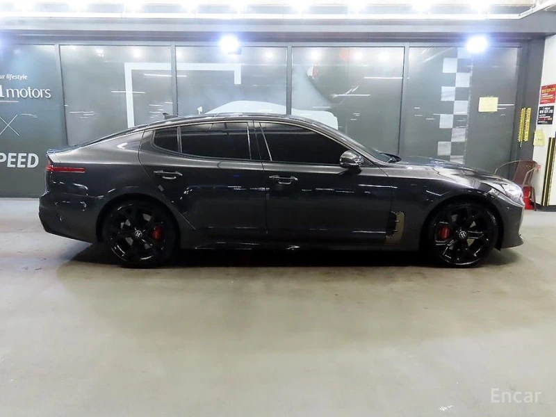 Kia Stinger, снимка 3 - Автомобили и джипове - 53238098