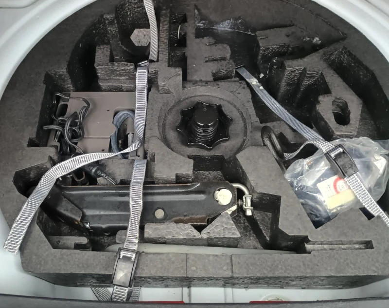 Audi A3 * УНИКАТ * КОЖА * NAVI * XENON * PARK ASSIST *  , снимка 16 - Автомобили и джипове - 53470694