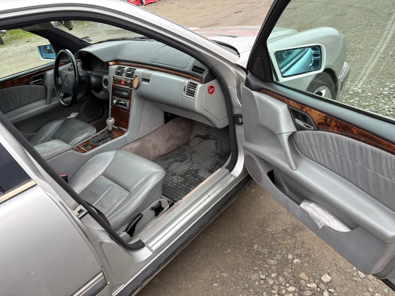 Mercedes-Benz E 290 E290TD, снимка 9 - Автомобили и джипове - 53472937