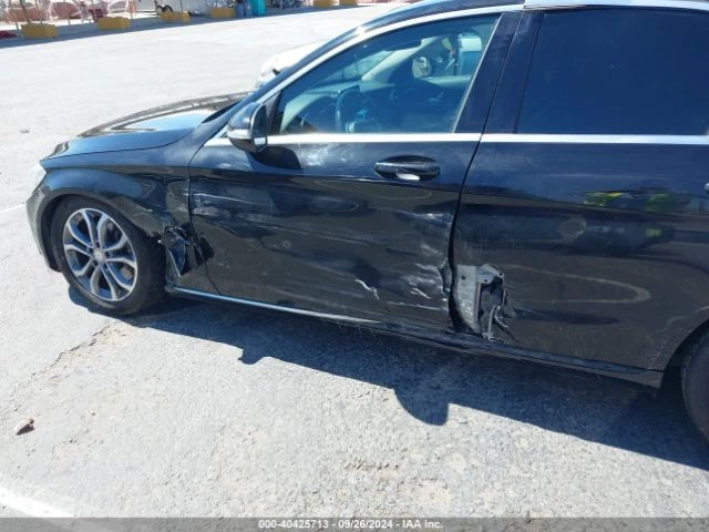 Mercedes-Benz C 300, снимка 5 - Автомобили и джипове - 48137857