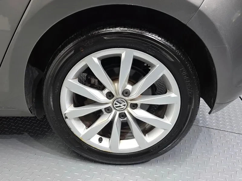VW Golf 2.0 TDI, снимка 5 - Автомобили и джипове - 54300698
