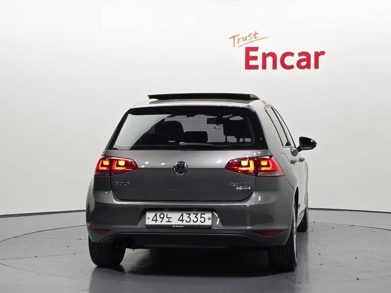 VW Golf 2.0 TDI, снимка 4 - Автомобили и джипове - 54300698