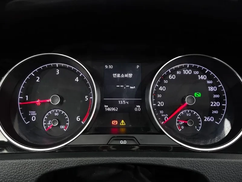 VW Golf 2.0 TDI, снимка 8 - Автомобили и джипове - 54300698