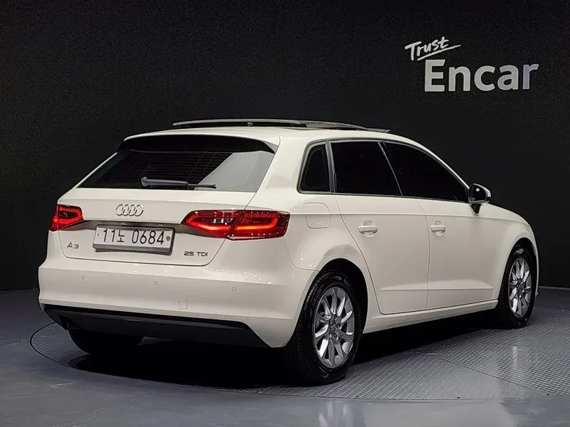 Audi A3 1.6 TDI, снимка 2 - Автомобили и джипове - 55006381